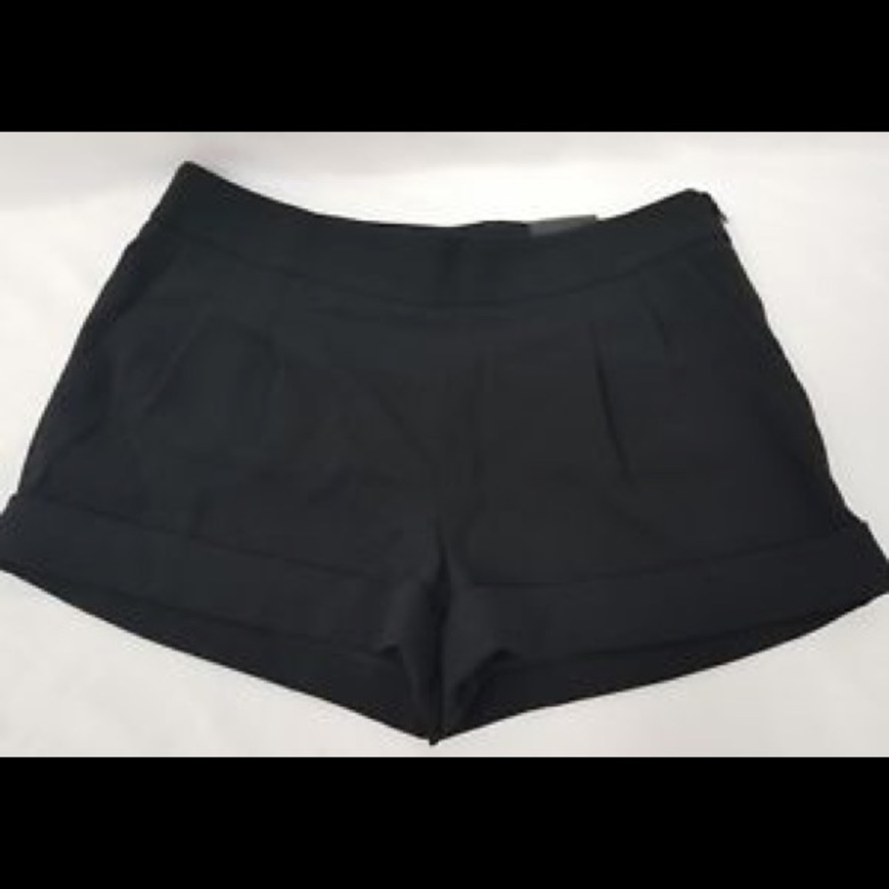 NWT Express Roll Cuff Short